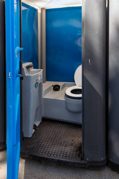 Porta potty delivery and setup in Ashwaubenon, WI
