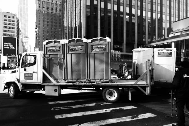 Best Porta potty rental near me  in Ashwaubenon, WI